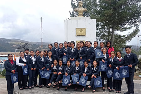 Estudiantes del II Módulo del Programa de Estudios de Asistencia Administrativa, realizaron la visita guiada a entidades públicas y privadas en la ciudad de Huancayo